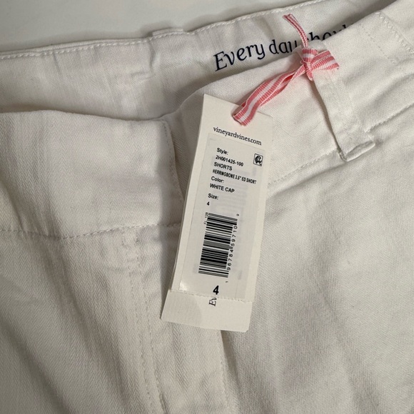 Vineyard Vines 3 1/2 Inch Herringbone Everyday Shorts in White - Picture 3 of 3